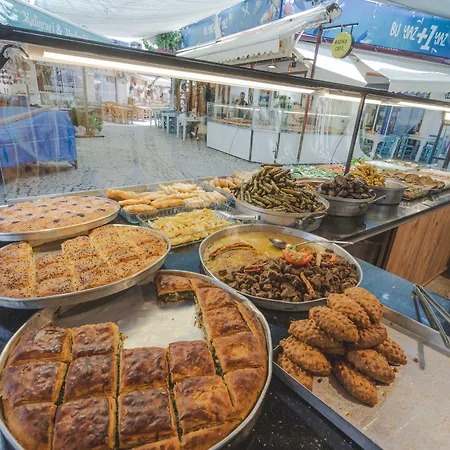 White Orange إزمير