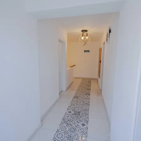 White Orange 3* Σμύρνη