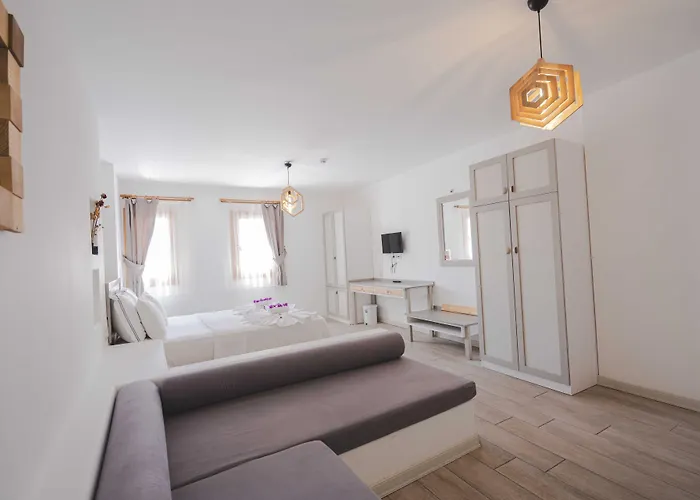 Hotel White Orange 3*