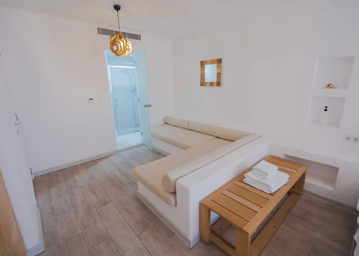 Hotel White Orange 3*