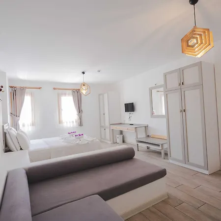 Hotel White Orange 3*