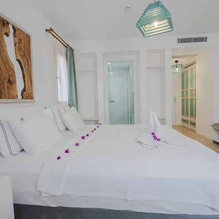 White Orange Hotel 3*