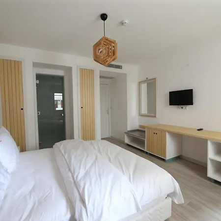 White Orange Otel 3*