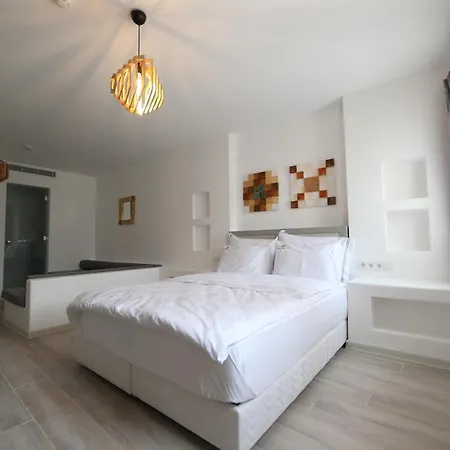 White Orange Hotel 3*