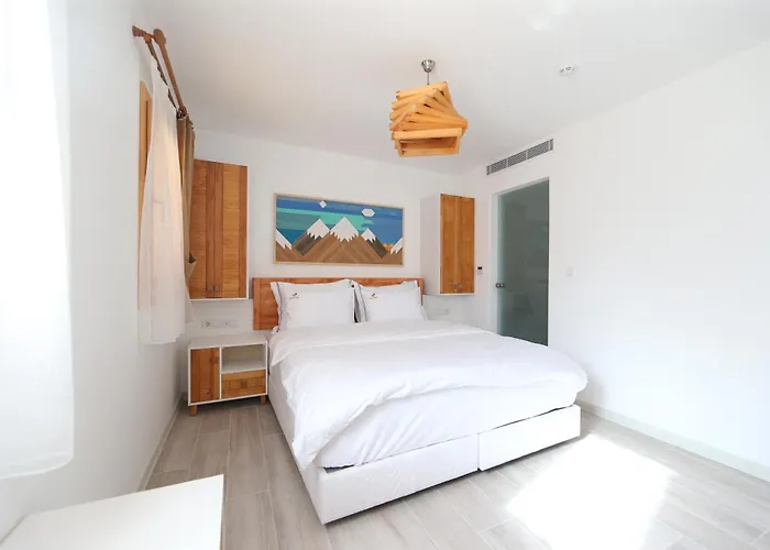 White Orange Hotel 3*