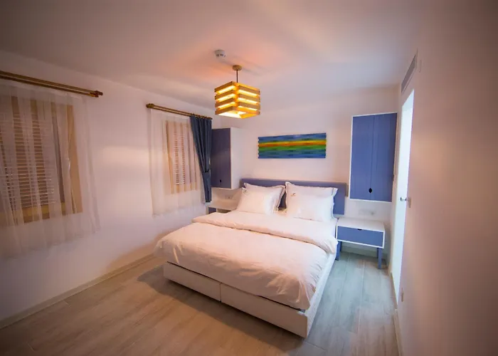 White Orange Hotel 3*