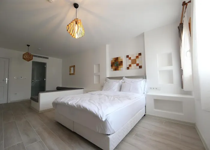 White Orange Hotel 3*